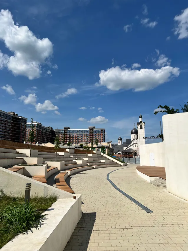 Амфитеатр в парке ЖК Самолёт